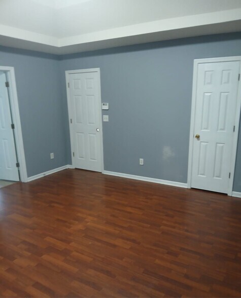 Building Photo - 4479 White Rd
