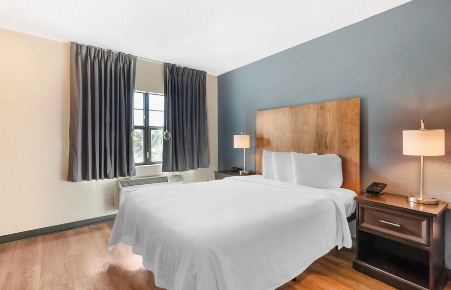 Building Photo - Furnished Studio-Fort Lauderdale - Deerfield Beach