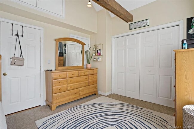 Building Photo - 210 Broadway