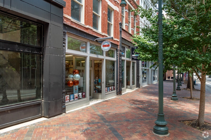 Downtown Memphis Flats Leasing Office - Downtown Memphis Flats