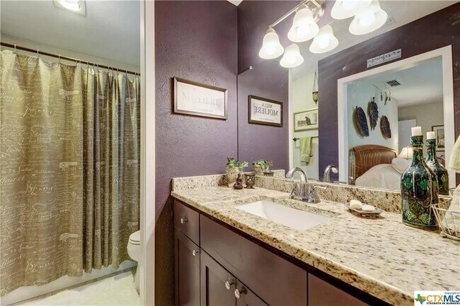 Building Photo - 13218 Villa Park Dr