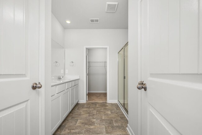 Building Photo - 1510 Mountain View Dr