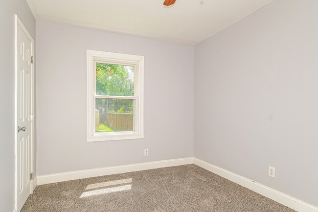 Building Photo - Fantastic 2bd/1ba home! Let yourself in!