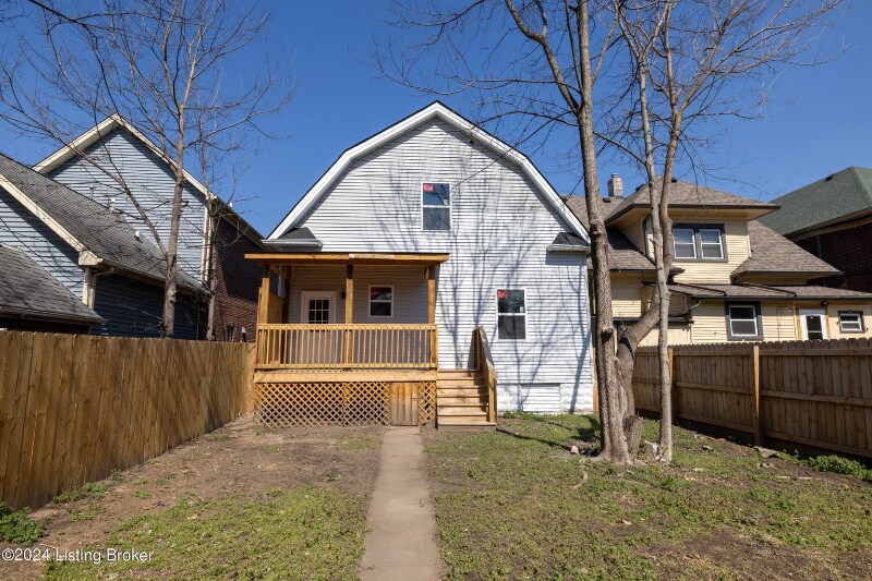 Building Photo - 426 E Oak St