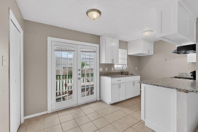 Building Photo - 8024 Cambridge Cir