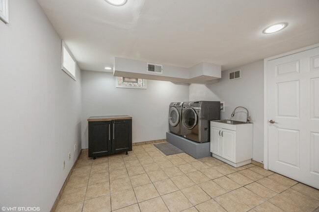 Building Photo - 5236 W 54th St