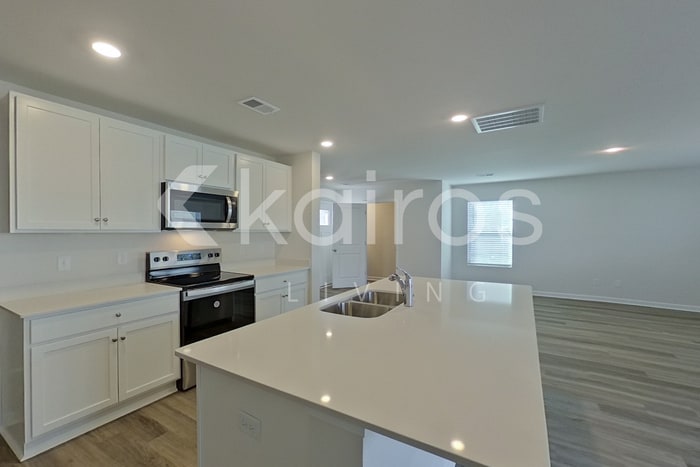 Building Photo - 126 Inez Ave