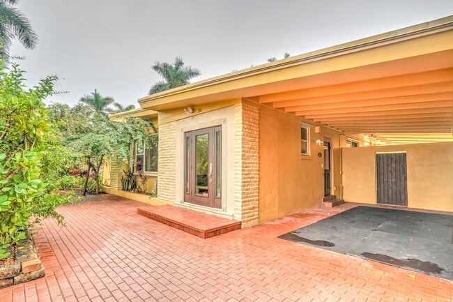 Building Photo - 216 32nd St