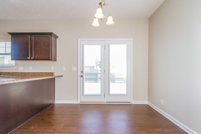 Building Photo - 3338 Cotswold Ln