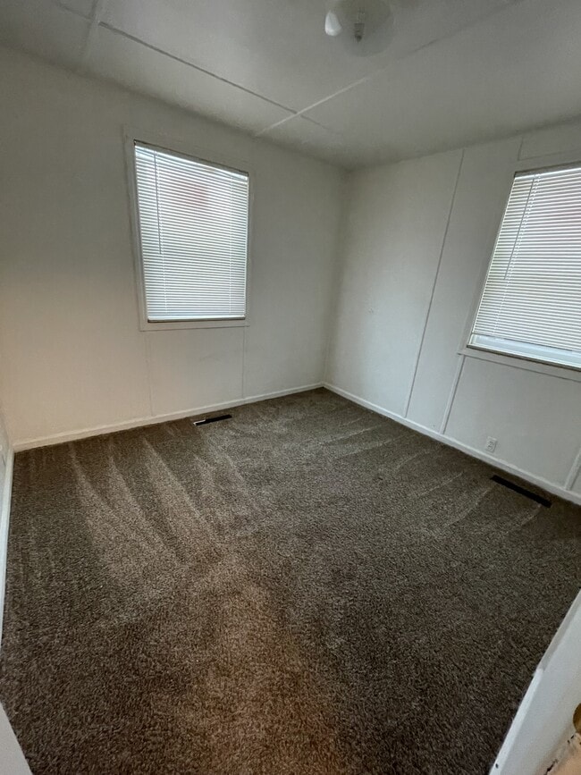 Building Photo - 505 Emerick St