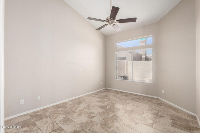 Building Photo - 1128 E Silverwood Dr