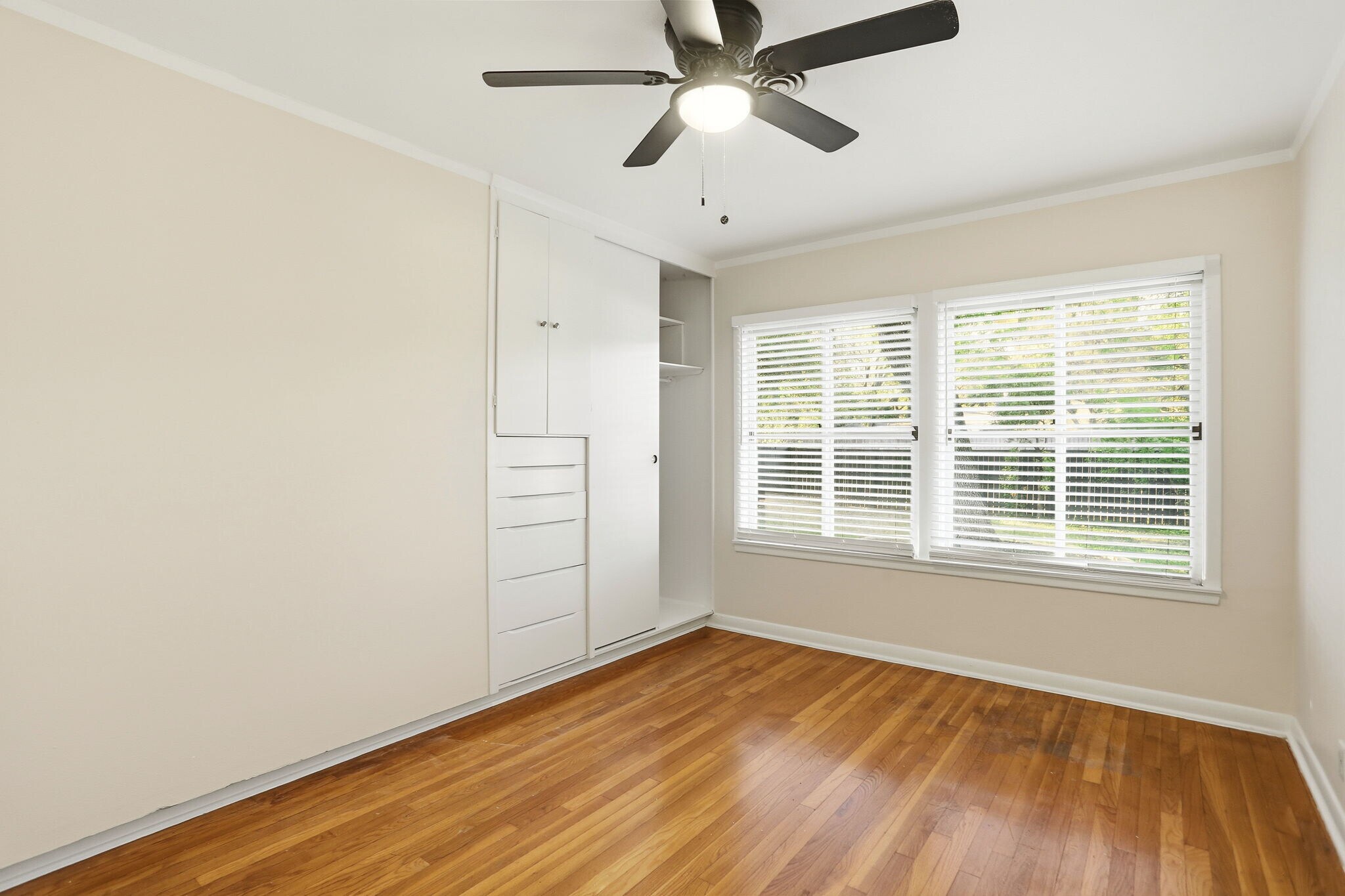 Building Photo - 518 Brightwood Pl