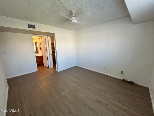 Building Photo - 2040 S Longmore