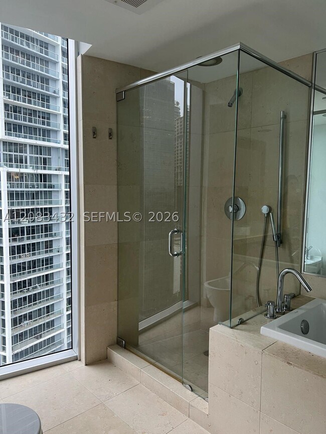 Building Photo - 495 Brickell Ave