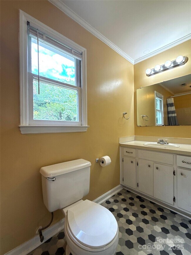 Building Photo - 9125 Winter Moss Ct