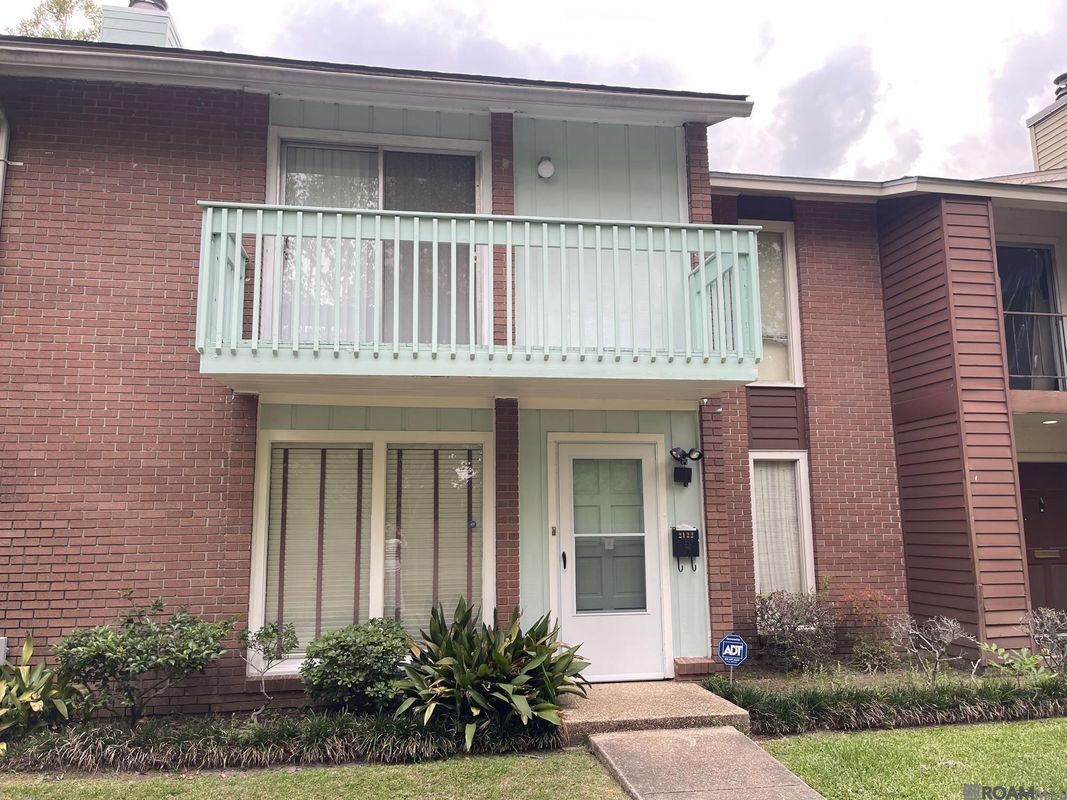 Building Photo - 2122 Stonehenge Ave