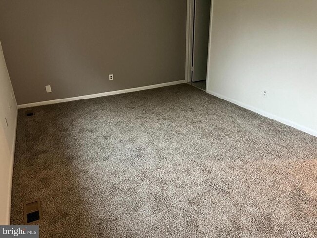 Building Photo - 24 Ballyhaunis Ct