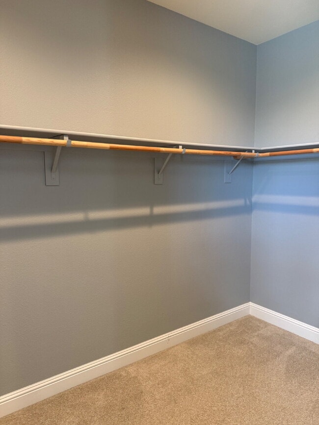 Building Photo - Gorgeous 3 Bed, 2.5 Bath Condo in Perfect ...