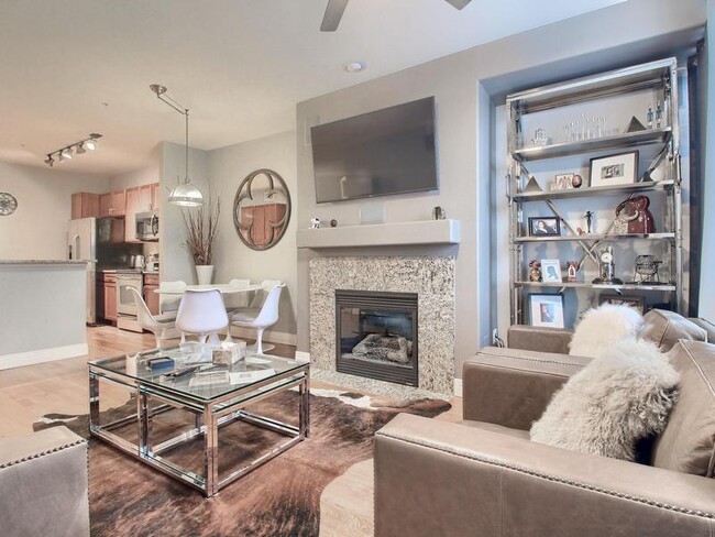 Living room - 9019 E Panorama Cir