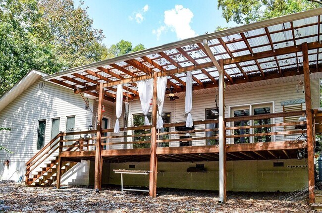 Building Photo - 27 Barcelona Way