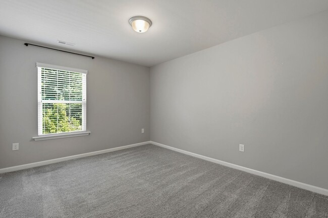 Building Photo - 438 Brk Pne Trl