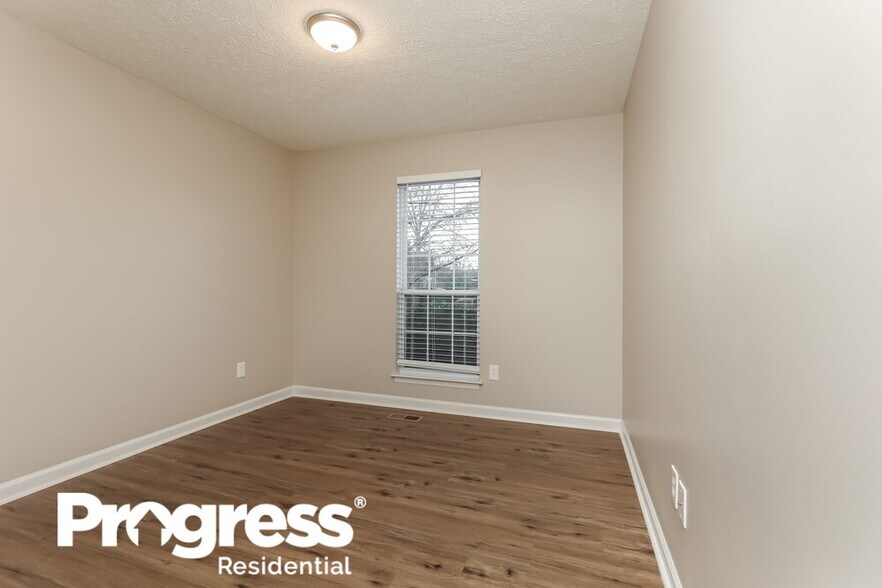 Building Photo - 3112 Chateau Valley Dr