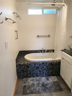 soaking tub - 1832 18th St