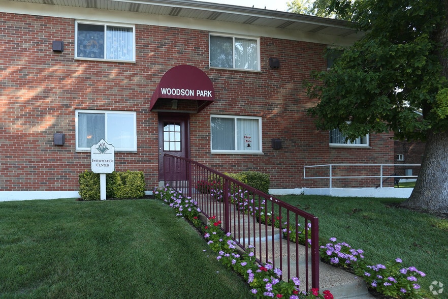 Woodson Park Apartments 100 Kalen Dr Overland MO 63114 Apartment Finder