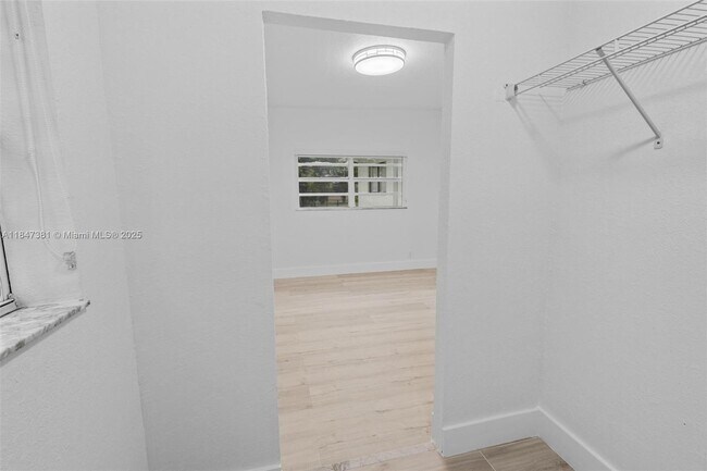 Building Photo - REALSITE ESTATES