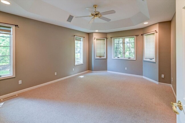 Building Photo - Beautifully updated 4 bedroom home in Southbridge, Waunakee