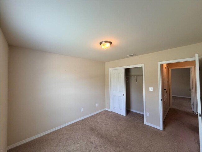 Building Photo - 9646 Estate Dr