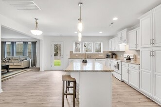 Building Photo - 7623 E Lane Dr