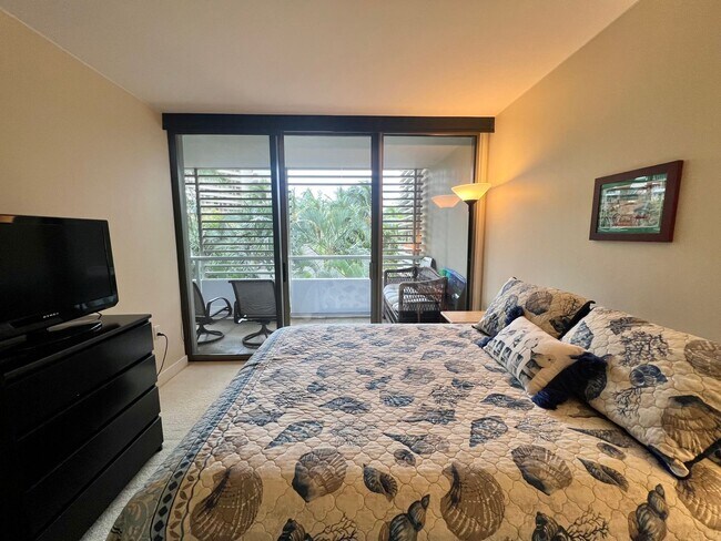Building Photo - Fully Furnished 2 bedroom in Waikiki! One-...