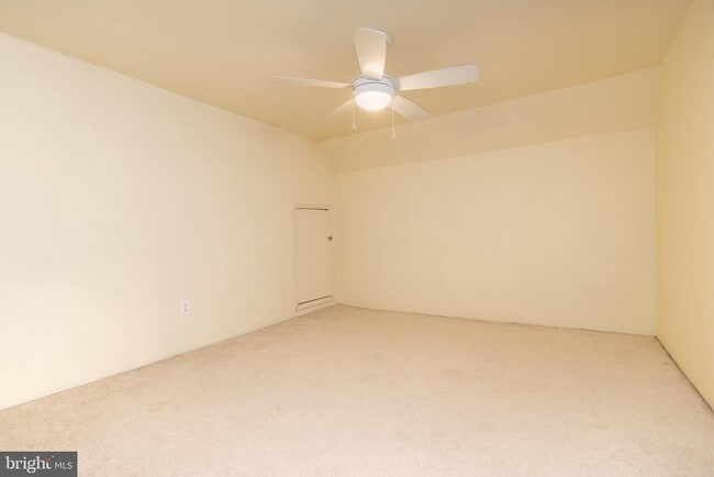 Building Photo - 6221 Walhonding Rd