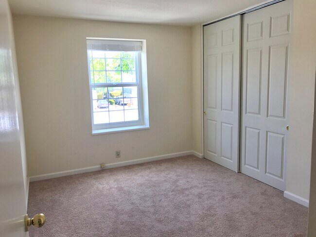 Building Photo - 977 Mangrove Ave