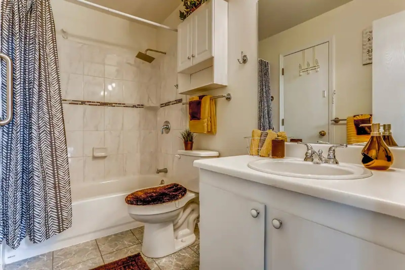 Building Photo - 99 N Moline St