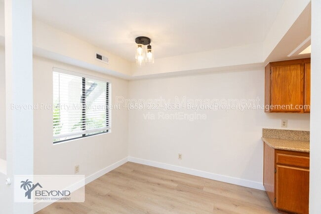 Building Photo - 9316 Twin Trails Dr