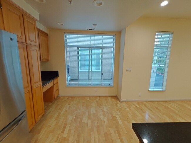 Building Photo - 3 Bedroom for Rent in River Oaks! $4,975