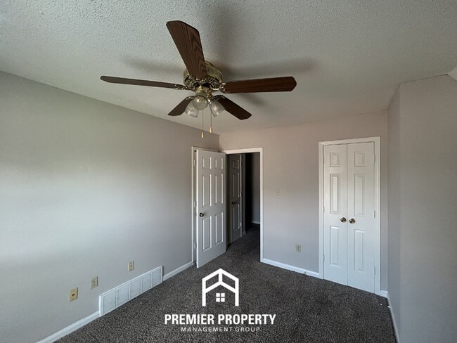 Building Photo - Large 5BR/3.5BA Home in 38125 | 2,541 Sq Ft, Vaulted Ceilings & Covered Patio