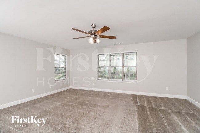 Building Photo - 5601 Marblehead Dr