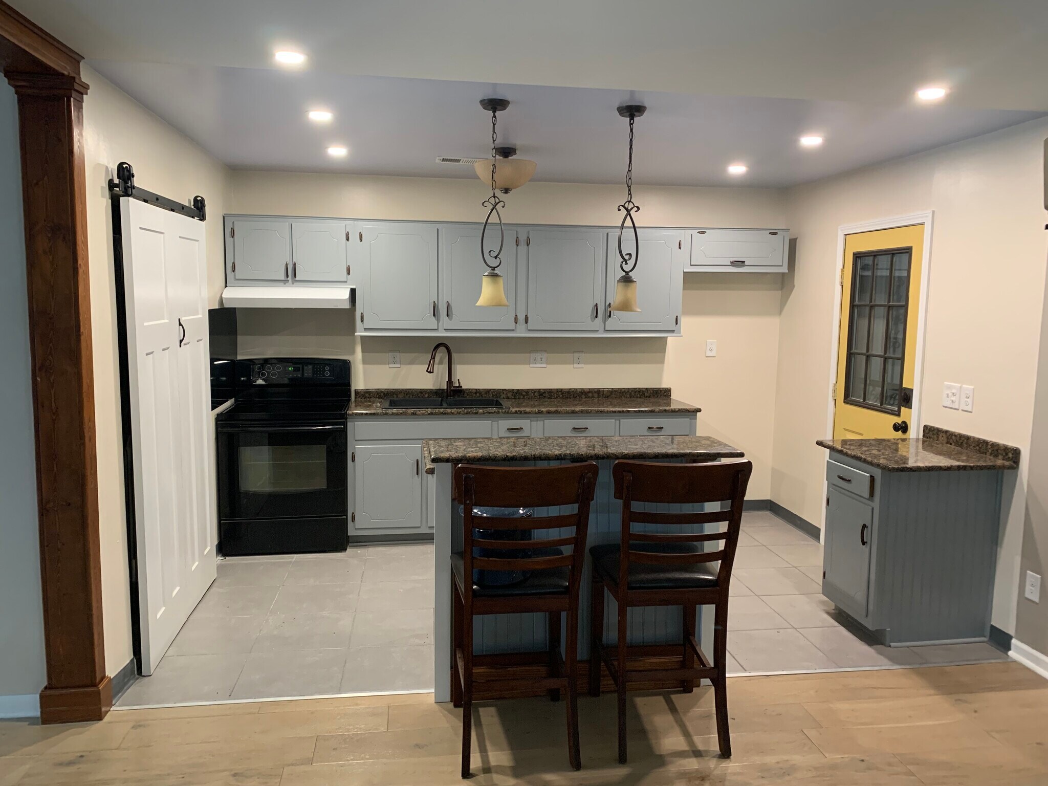 Building Photo - 3381 Leschallas Dr