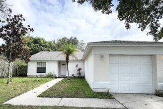 Building Photo - Great 3 BR home ~ Fenced Back Yard ~ A-Rat...
