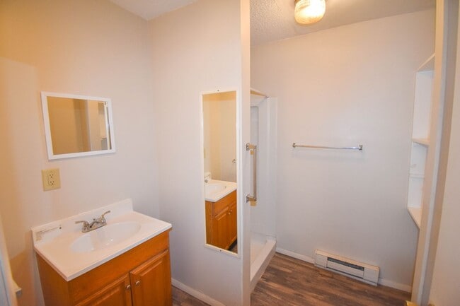 Building Photo - RWIL300