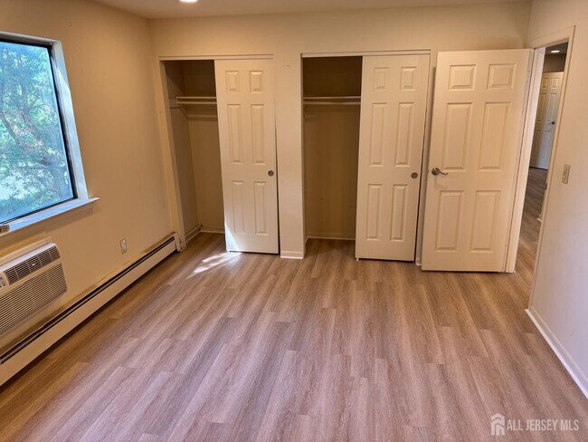 Building Photo - 1301 Cricket Ln