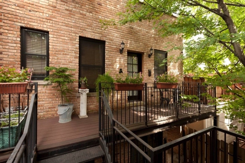 Building Photo - 1845 N Wilmot Ave