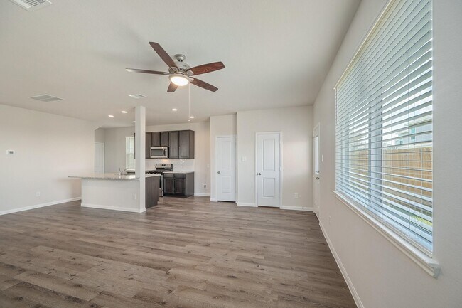 Building Photo - 3915 Deledda Dr