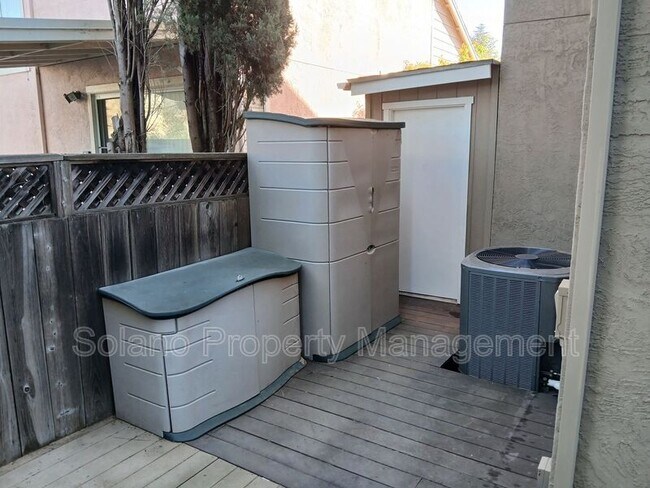 Building Photo - 318 Ridgecrest Cir