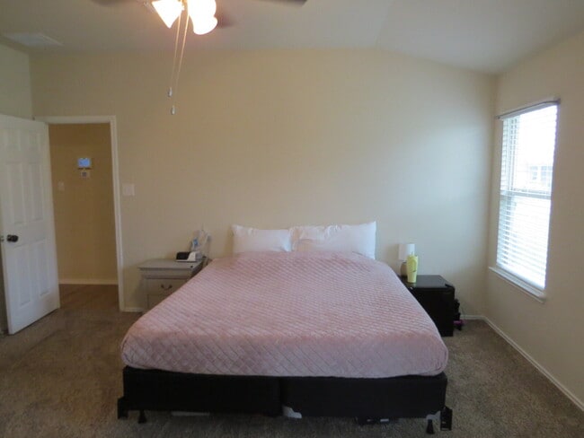 Building Photo - "Charming 3-Bedroom Home with Elegant Gran...