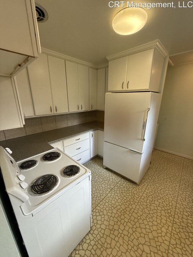 Building Photo - Charming 2-Bedroom Duplex Close to DU