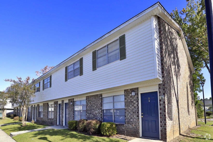 Primary Photo - Patriots Place Townhomes